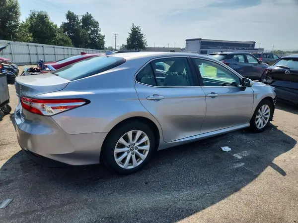 4T1C11AK5LU943154 — 2020 Toyota Camry, фото 3 с аукциона Copart, Передняя часть