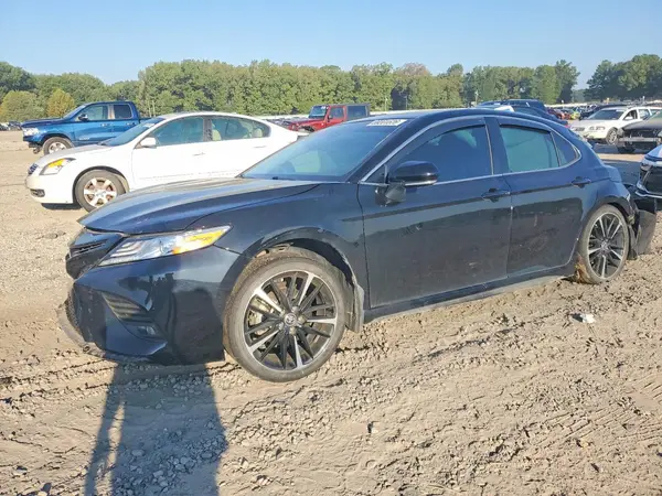 4T1K61AK5LU987684 — 2020 Toyota Camry, Задняя часть (Rear End), фото до ремонта