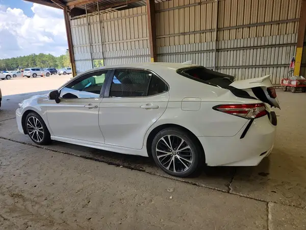 4T1G11AKXLU378885 — 2020 Toyota Camry, фото 2 с аукциона Copart 02.10.2026, Задняя часть