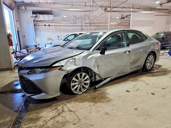 4T1C11AK7LU945911 — 2020 Toyota Camry, Боковая часть (Side), фото до ремонта