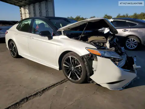 4T1KZ1AK2LU047088 — 2020 Toyota Camry, фото 4 с аукциона Copart, Передняя часть