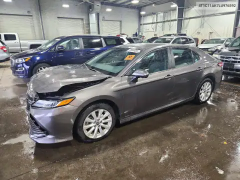 4T1C11AK7LU976592 — 2020 Toyota Camry, Передняя часть, фото до ремонта