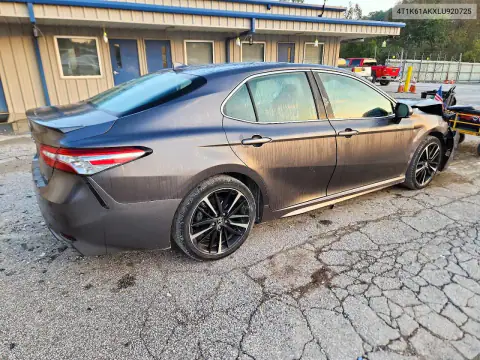 4T1K61AKXLU920725 — 2020 Toyota Camry, фото 3 с аукциона Copart, Передняя часть