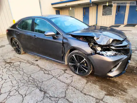 4T1K61AKXLU920725 — 2020 Toyota Camry, фото 4 с аукциона Copart, Передняя часть
