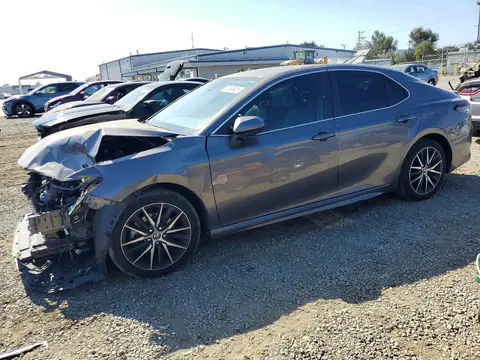 4T1G11AK1MU612008 — 2021 Toyota Camry, Передняя часть (Front End), фото до ремонта