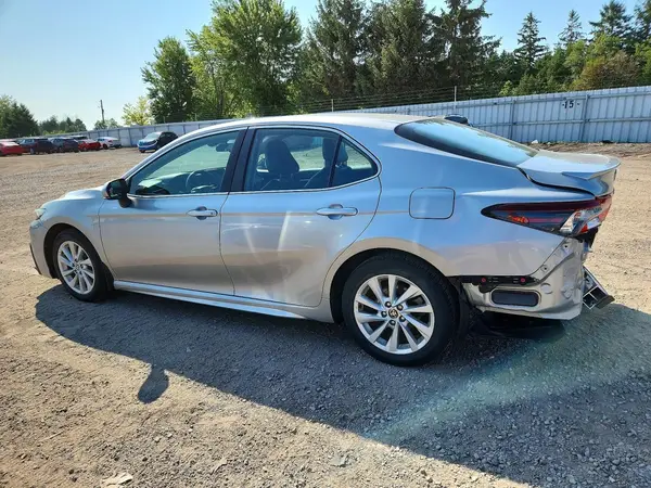 4T1G11AK5MU449413 — 2021 Toyota Camry, фото 2 с аукциона Copart 06.10.2026, Задняя часть
