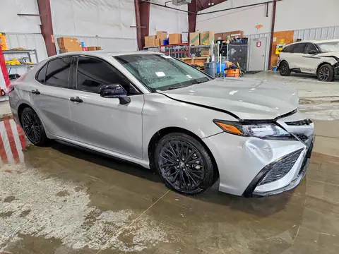 4T1G11BK3MU043581 — 2021 Toyota Camry, фото 4 с аукциона Copart 14.10.2026, Передняя часть