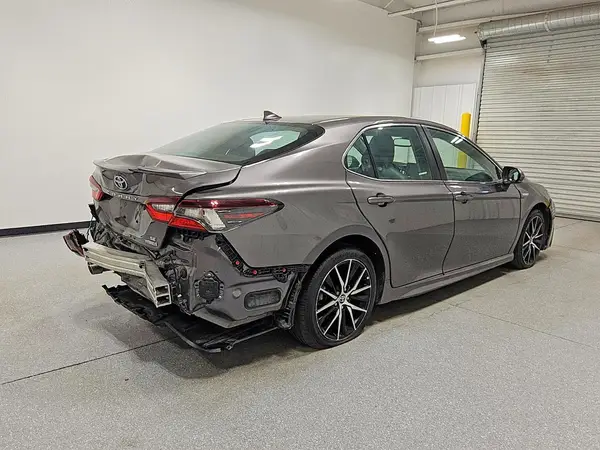 4T1S31AK8MU565127 — 2021 Toyota Camry, фото 3 с аукциона Copart 01.10.2026, Задняя часть