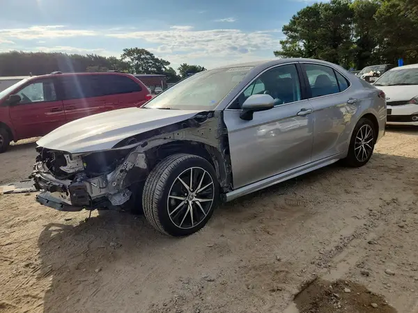 4T1G11AK0MU584217 — 2021 Toyota Camry, Передняя часть (Front End), фото до ремонта