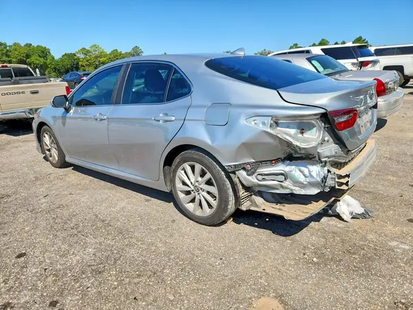 4T1C11AK4MU465956 — 2021 Toyota Camry, фото 2 с аукциона Copart 12.10.2026, Задняя часть