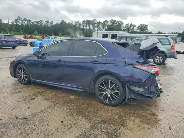 4T1S11AK4MU514116 — 2021 Toyota Camry, фото 2 с аукциона Copart, Задняя часть