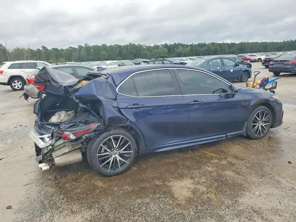 4T1S11AK4MU514116 — 2021 Toyota Camry, фото 3 с аукциона Copart, Задняя часть