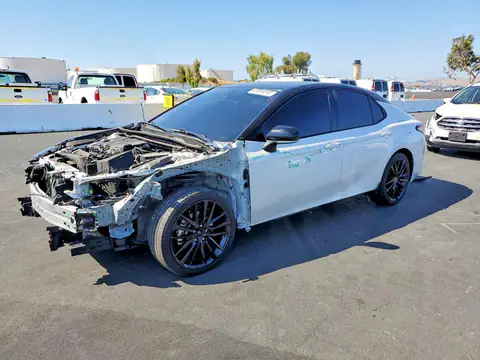 4T1K61AK9MU470454 — 2021 Toyota Camry, Передняя часть (Front End), фото до ремонта