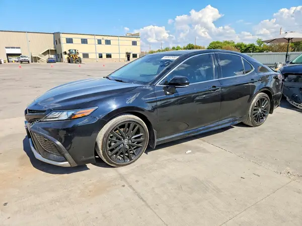 4T1K61AK2MU415943 — 2021 Toyota Camry, Задняя часть (Rear End), фото до ремонта