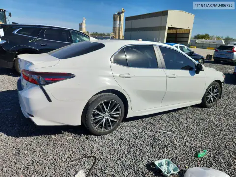 4T1G11AK7MU406725 — 2021 Toyota Camry, фото 3 с аукциона Copart, Сторона