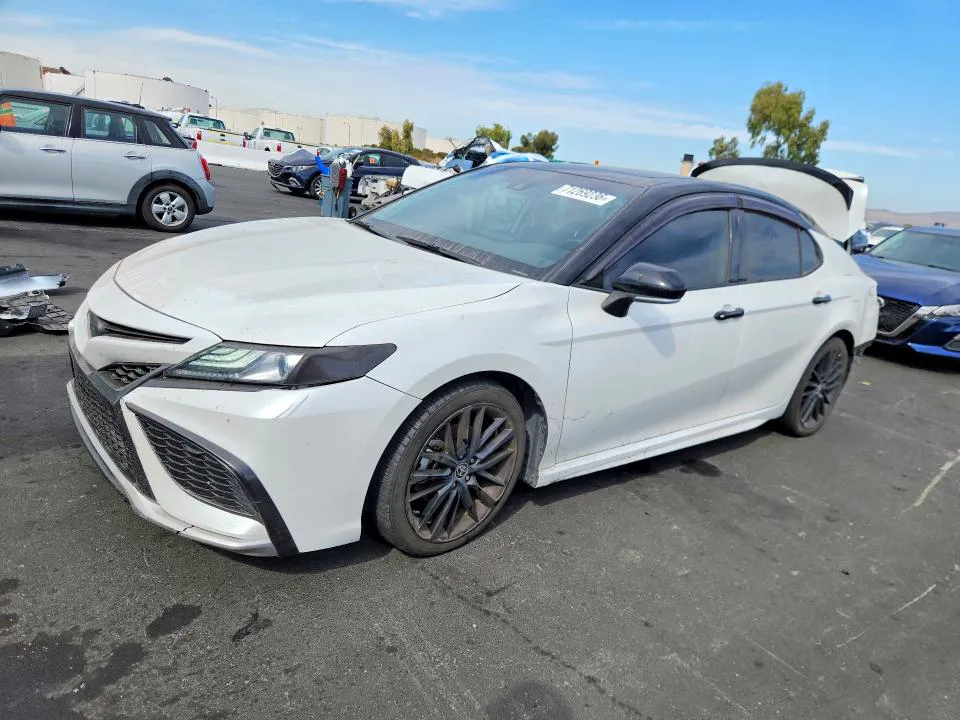 2021 Toyota Camry VIN 4T1K31AKXMU031837 фото 1