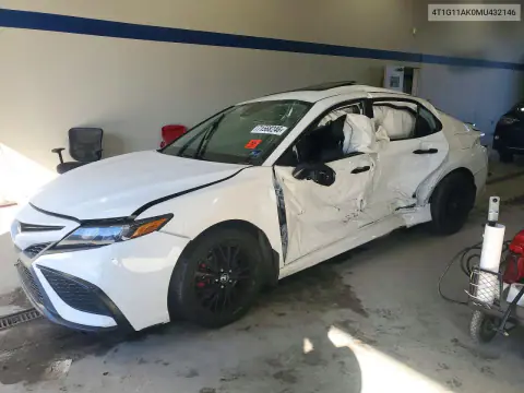 4T1G11AK0MU432146 — 2021 Toyota Camry, Сторона, фото до ремонта