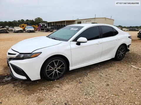 4T1G11AK1MU466998 — 2021 Toyota Camry, Задняя часть, фото до ремонта
