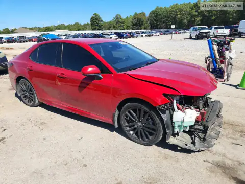 4T1K61AK9MU447188 — 2021 Toyota Camry, фото 4 с аукциона Copart, Передняя часть