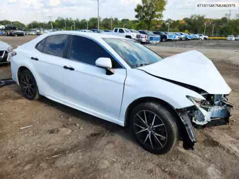 4T1G11AK7MU463975 — 2021 Toyota Camry, фото 4 с аукциона Copart, Передняя часть