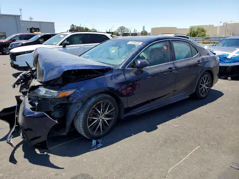 4T1G11AK3NU050551 — 2022 Toyota Camry, Передняя часть (Front End), фото до ремонта