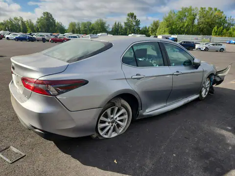 4T1C11AK7NU629539 — 2022 Toyota Camry, фото 3 с аукциона Copart 14.10.2026, Передняя часть