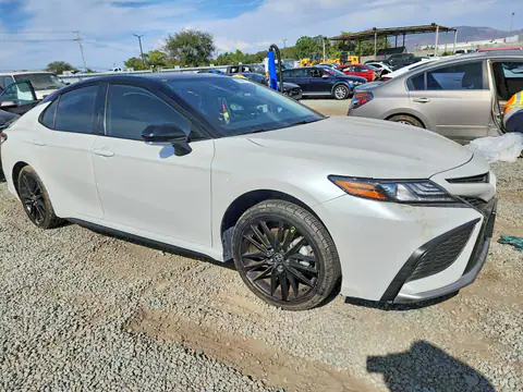 4T1K61AK1NU024722 — 2022 Toyota Camry, фото 4 с аукциона Copart 29.09.2026, Задняя часть