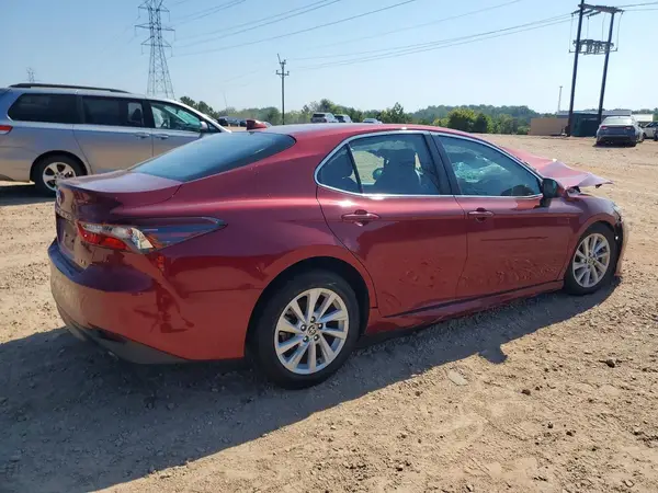 4T1C11AK1NU671575 — 2022 Toyota Camry, фото 3 с аукциона Copart 12.10.2026, Передняя часть