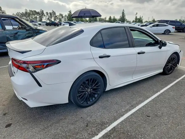 4T1G31AKXNU033336 — 2022 Toyota Camry, фото 3 с аукциона Copart, Передняя часть