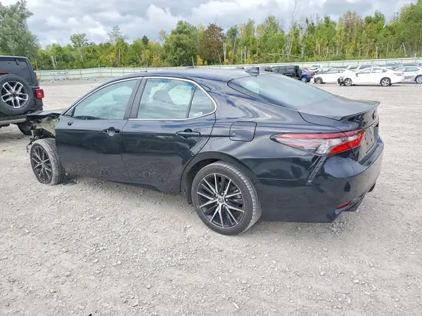 4T1G11AK2NU678861 — 2022 Toyota Camry, фото 2 с аукциона Copart, Передняя часть