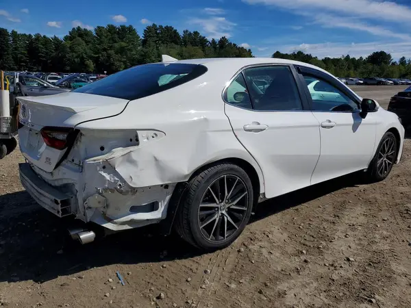 4T1G11BK8NU058062 — 2022 Toyota Camry, фото 3 с аукциона Copart, Задняя часть