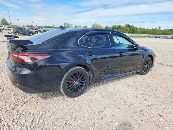 4T1F31AK7NU596520 — 2022 Toyota Camry, фото 3 с аукциона Copart, Передняя часть