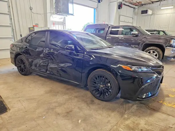 4T1T11BK7NU061954 — 2022 Toyota Camry, фото 4 с аукциона Copart 29.09.2026, Боковая часть