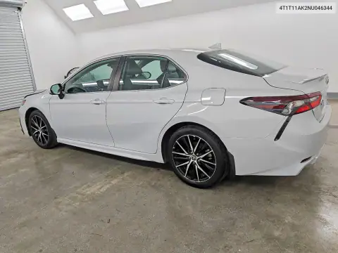 4T1T11AK2NU046344 — 2022 Toyota Camry, фото 2 с аукциона Copart 15.10.2026, Передняя часть