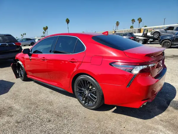 4T1K31AK7NU036978 — 2022 Toyota Camry, фото 2 с аукциона Copart, Передняя часть