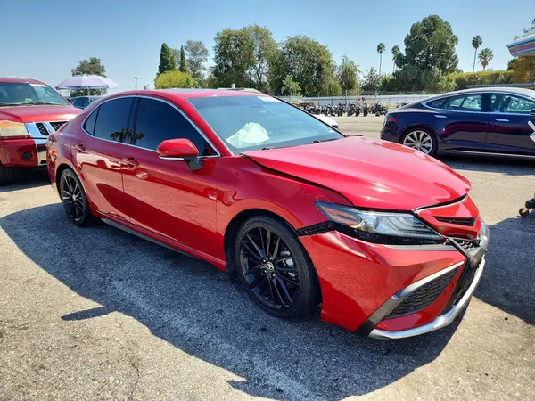 4T1K31AK7NU036978 — 2022 Toyota Camry, фото 4 с аукциона Copart, Передняя часть