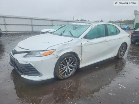 4T1F31AK9NU576768 — 2022 Toyota Camry, Передняя часть, фото до ремонта