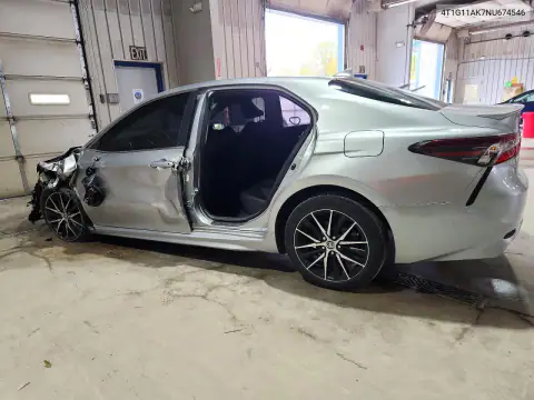 4T1G11AK7NU674546 — 2022 Toyota Camry, фото 2 с аукциона Copart, Передняя часть