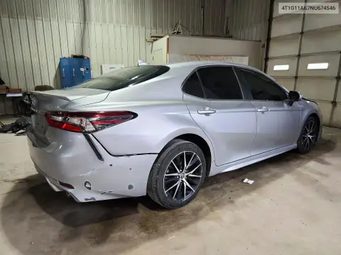 4T1G11AK7NU674546 — 2022 Toyota Camry, фото 3 с аукциона Copart, Передняя часть