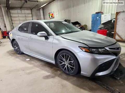 4T1G11AK7NU674546 — 2022 Toyota Camry, фото 4 с аукциона Copart, Передняя часть