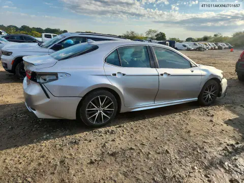 4T1G11AKXNU701657 — 2022 Toyota Camry, фото 3 с аукциона Copart, Снята обшивка