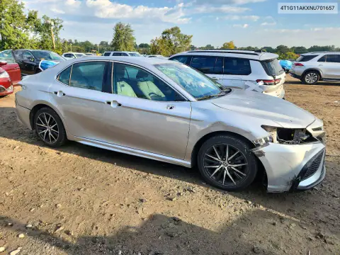 4T1G11AKXNU701657 — 2022 Toyota Camry, фото 4 с аукциона Copart, Снята обшивка