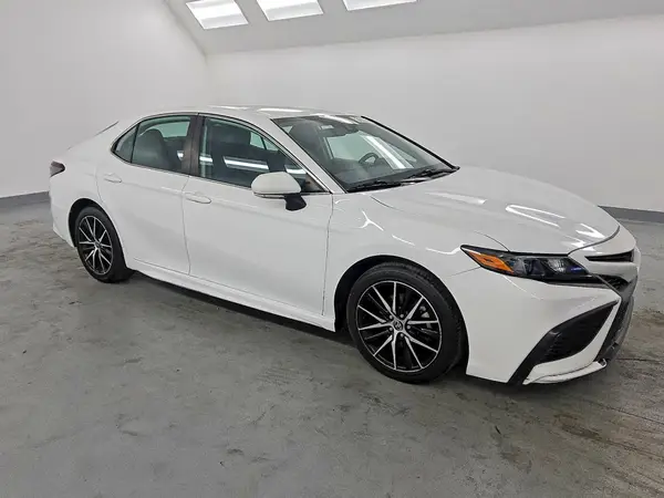 4T1G11AK7NU027872 — 2022 Toyota Camry, фото 4 с аукциона Copart 29.09.2026, Естественный износ