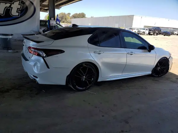 4T1K61AKXPU157580 — 2023 Toyota Camry, фото 3 с аукциона Copart 13.10.2026, Передняя часть