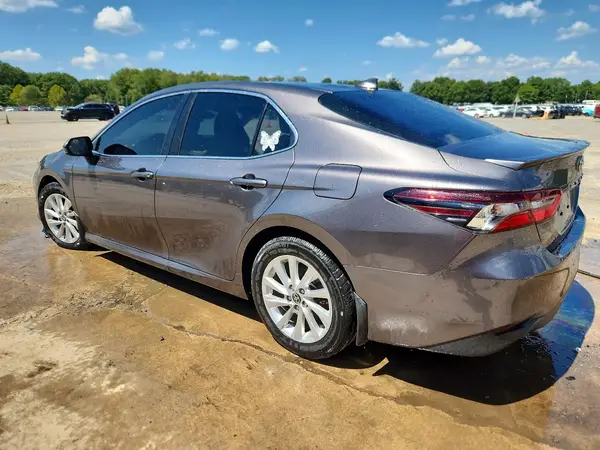 4T1C11AK7PU786023 — 2023 Toyota Camry, фото 2 с аукциона Copart 01.10.2026, Передняя часть
