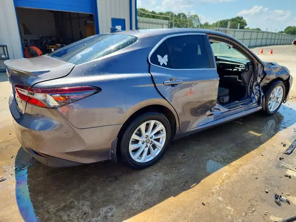 4T1C11AK7PU786023 — 2023 Toyota Camry, фото 3 с аукциона Copart 01.10.2026, Передняя часть