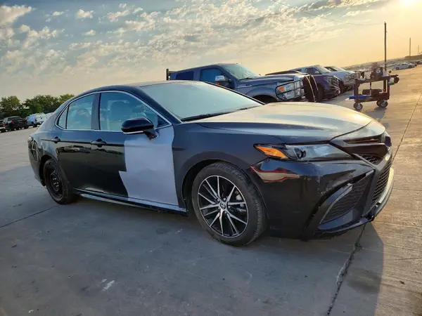 4T1G11AK3PU723566 — 2023 Toyota Camry, фото 4 с аукциона Copart, Передняя часть