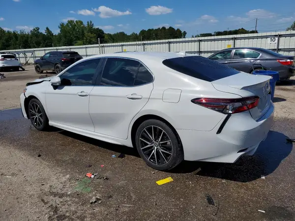 4T1G11AK5PU175263 — 2023 Toyota Camry, фото 2 с аукциона Copart, Передняя часть