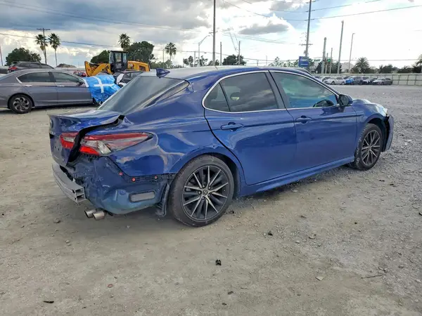 4T1G11AK1PU088282 — 2023 Toyota Camry, фото 3 с аукциона Copart, Боковая часть