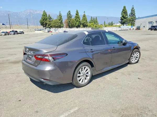 4T1C11AK4PU834819 — 2023 Toyota Camry, фото 3 с аукциона Copart, Передняя часть